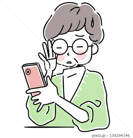 スマホを操作して老眼で目を細めるシニア女性 スマホを操作して老眼で目を細めるシニア女性 138294146