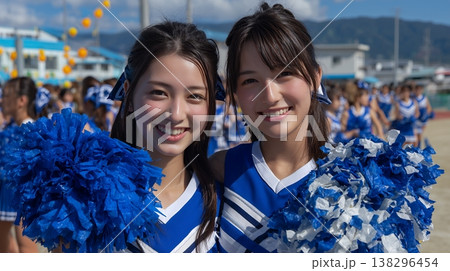 応援するチアガール 138296454