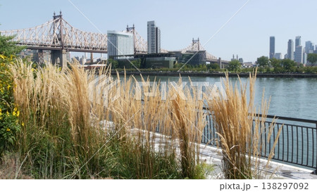 New York City Manhattan, Queensboro bridge to Queens and Roosevelt island, USA. East River Esplanade 138297092