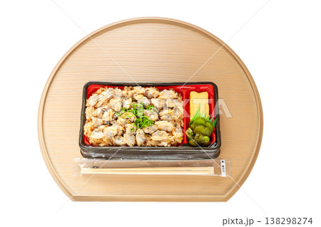アサリたっぷり、お持ち帰りアサリ飯弁当【白背景・切り抜き】 アサリたっぷり、お持ち帰りアサリ飯弁当【白背景・切り抜き】 138298274