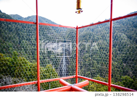 那智の滝撮影用ホール　青岸渡寺三重塔　和歌山県 138298514