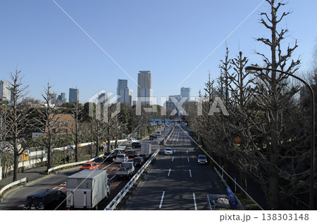 東京・明治神宮外苑周辺の静かな街路風景 138303148