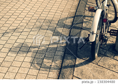 自転車の影 自転車の影 138304480