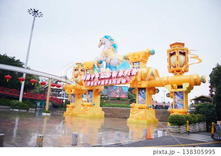中国・深圳のテーマパーク「錦繍中華」で開催された2026年新春灯会の巨大ランタンオブジェ 中国・深圳のテーマパーク「錦繍中華」で開催された2026年新春灯会の巨大ランタンオブジェ 138305995