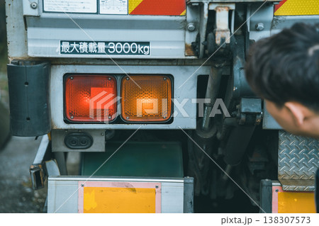 大型トラック 日常点検 灯火装置 大型トラック 日常点検 灯火装置 138307573