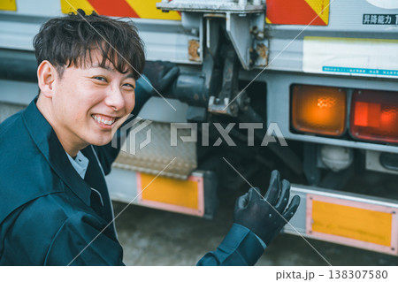 大型トラック 日常点検 灯火装置 大型トラック 日常点検 灯火装置 138307580