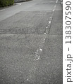 舗装された道路 138307590