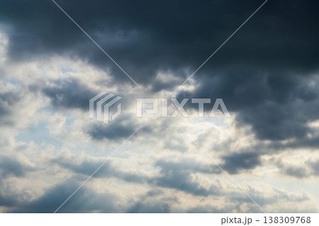 冬の空 印象的な雲の輝き02 冬の空 印象的な雲の輝き02 138309768