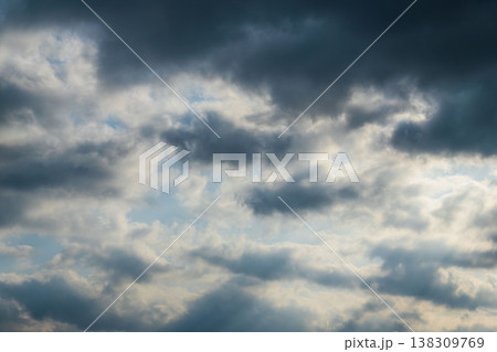 冬の空 印象的な雲の輝き03 冬の空 印象的な雲の輝き03 138309769