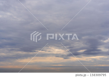 冬の空　山から見た曇り空09 138309795