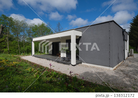Modular modern minimalist house with low energy design and high efficiency heating and cooling solar renewable energy Modular modern minimalist house with low energy design and high efficiency heating and cooling solar renewable energy 138312172
