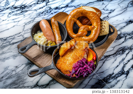 典型的なドイツ料理 typical German dishes 典型的なドイツ料理 typical German dishes 138313142