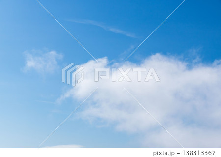 早春の山から見た爽やかな青空と雲15 早春の山から見た爽やかな青空と雲15 138313367