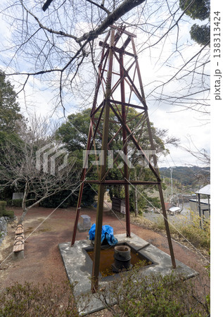 相良油田石油坑 138313424