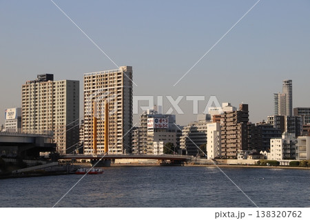 清洲橋(東京都中央区・江東区)から見る新大橋 清洲橋(東京都中央区・江東区)から見る新大橋 138320762