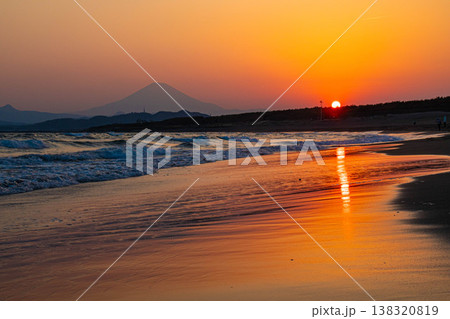 海・湘南平塚の夕景 海・湘南平塚の夕景 138320819
