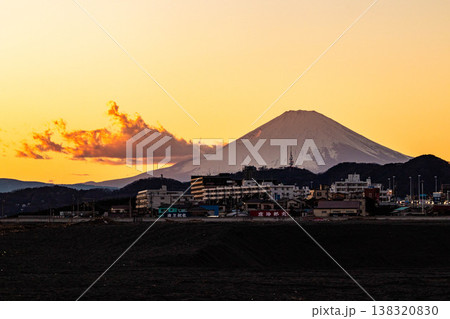 海・湘南平塚の夕景 海・湘南平塚の夕景 138320830