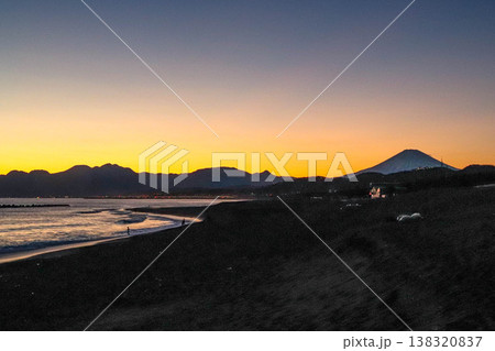 海・湘南平塚の夕景 海・湘南平塚の夕景 138320837