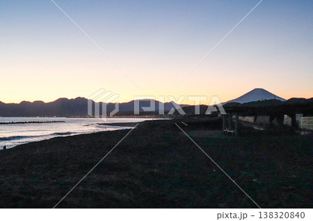 海・湘南平塚の夕景 138320840
