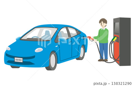 ガソリンを給油する笑顔のドライバー 138321290