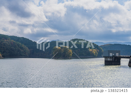 豊田市の黒田ダムの風景(愛知県) 豊田市の黒田ダムの風景(愛知県) 138321415
