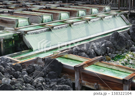 草津温泉　湯畑（群馬県吾妻郡草津町） 138322104