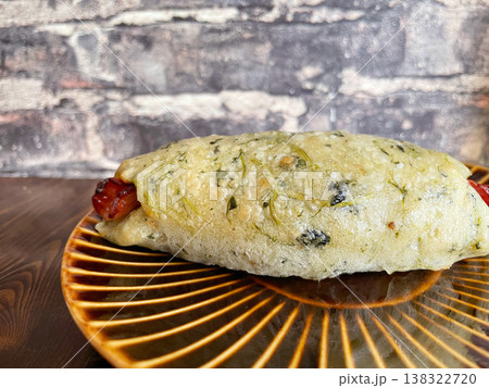 ほうれん草もっちりフランスパン 138322720