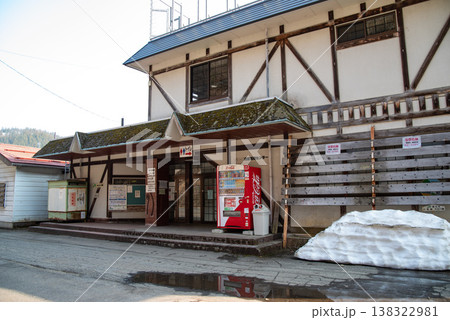 JR只見線・大白川駅(新潟県魚沼市) JR只見線・大白川駅(新潟県魚沼市) 138322981