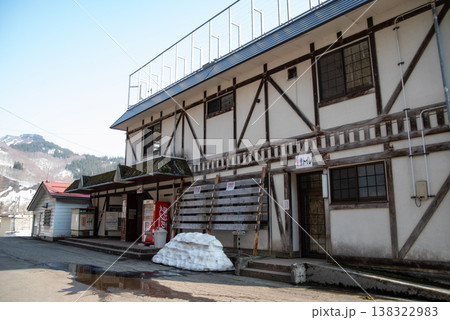 JR只見線・大白川駅(新潟県魚沼市) JR只見線・大白川駅(新潟県魚沼市) 138322983