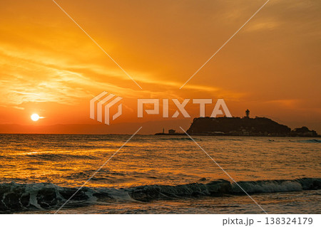 海・江の島の夕景 海・江の島の夕景 138324179