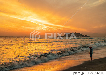 海・江の島の夕景 海・江の島の夕景 138324204