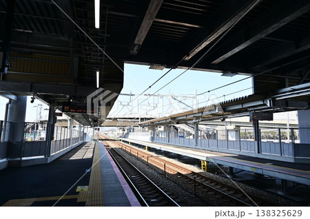 手柄山平和公園駅（てがらやまへいわこうえんえき）山陽本線のホーム 138325629