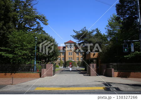 津田塾大学正門 138327266