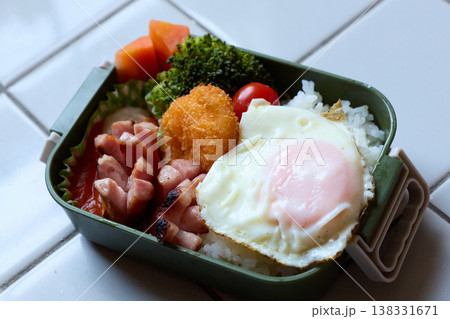お弁当 138331671
