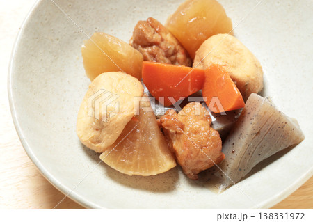 野菜と揚げかまぼこの煮物 野菜と揚げかまぼこの煮物 138331972