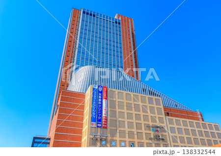 東京　世田谷区の都市風景　三軒茶屋　キャロットタワー 138332544