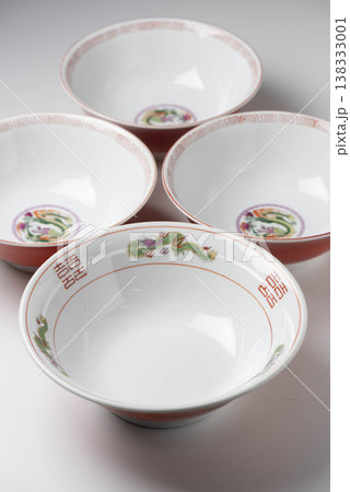 中華食器の白い磁器碗セット 中華食器の白い磁器碗セット 138333001