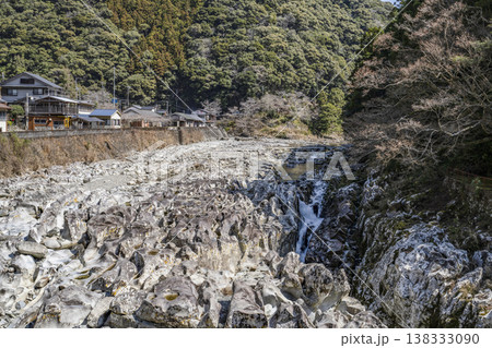 古座川の「滝の拝」 古座川の「滝の拝」 138333090