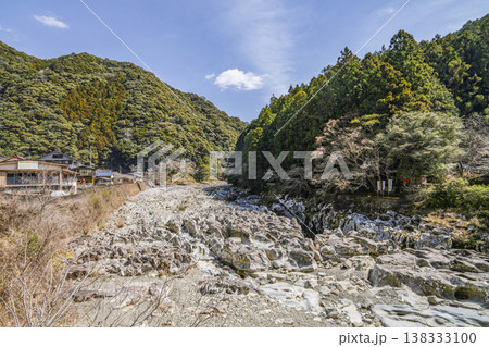 古座川の「滝の拝」 138333100