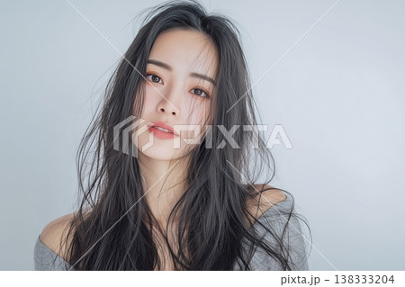 長い髪の女性・髪質改善 長い髪の女性・髪質改善 138333204