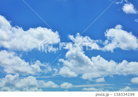 夏の青空と雲 夏の青空と雲 138334199