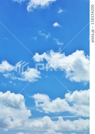 夏の青空と雲 夏の青空と雲 138334200