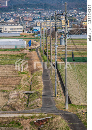 久御山町の田園風景　京都府久世郡久御山町 138334395