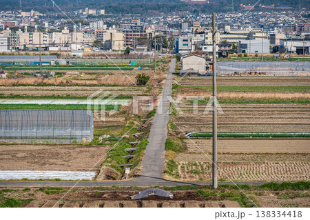 久御山町の田園風景 京都府久世郡久御山町 久御山町の田園風景 京都府久世郡久御山町 138334418