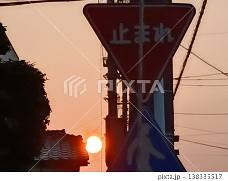 立ち止まることで、見えるもの 138335517