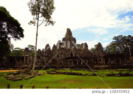 カンボジア・シェムリアップのバイヨン寺院の風景 カンボジア・シェムリアップのバイヨン寺院の風景 138335952