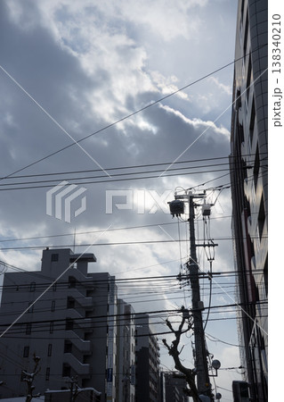 曇天の街の風景	 138340210