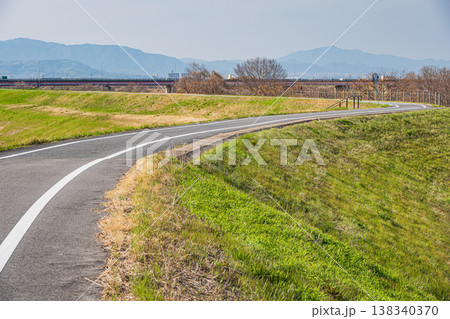 木津川左岸の自転車道　京奈和自転車道　京都府八幡市 138340370