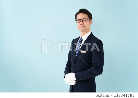 ビジネスマン 白手袋 ビジネスマン 白手袋 138341595