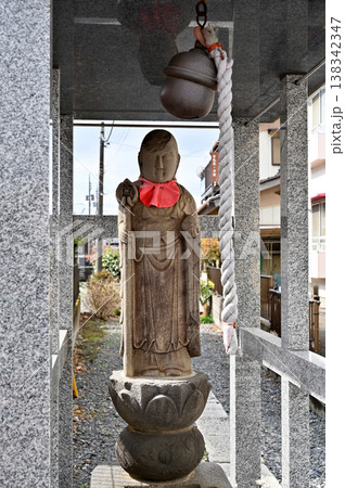 岩槻散歩・横町通り　路傍の延命地蔵尊 138342347